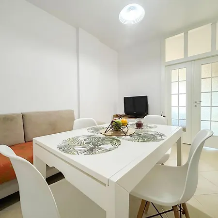 Мини-отель Two Bedrooms, Location 972