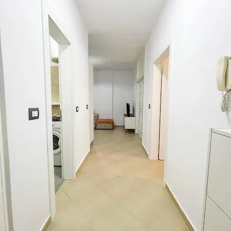 Two Bedrooms, Location 972 * 格勒姆