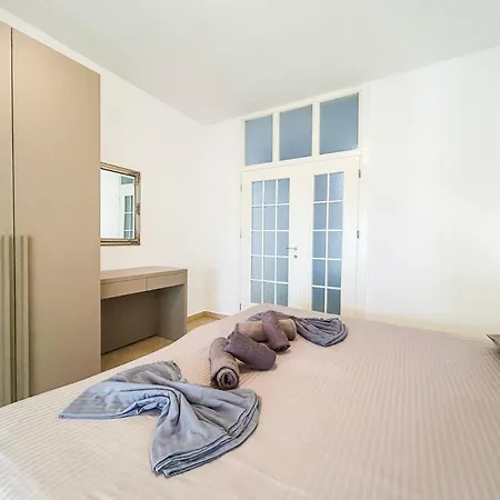 宾馆 Two Bedrooms, Location 972