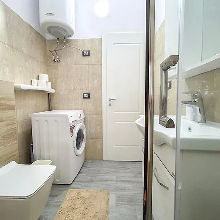 Two Bedrooms, Location 972 宾馆
