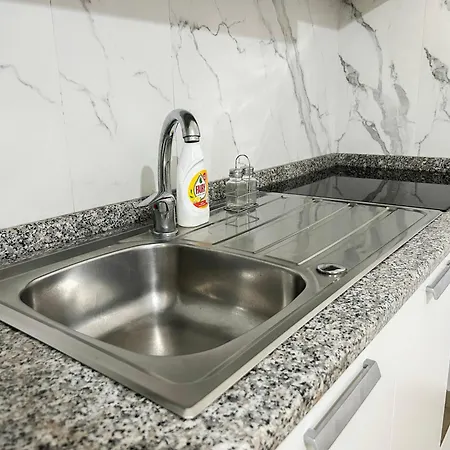 Two Bedrooms, Location 972 宾馆 *