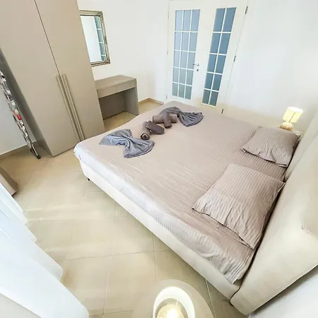 Two Bedrooms, Location 972 格勒姆